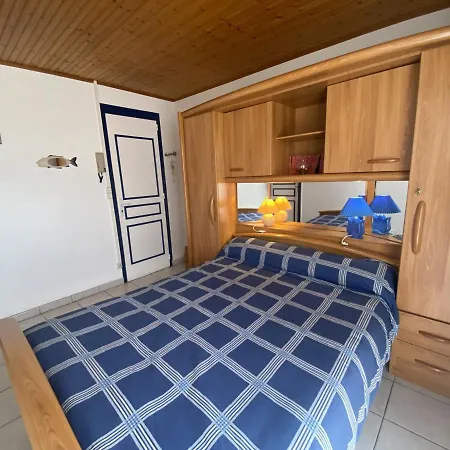 Appartement 4 Pers. à Fouras, Proche Avec Cour Ensoleillée Et Stationnement - Fr-1-709-37