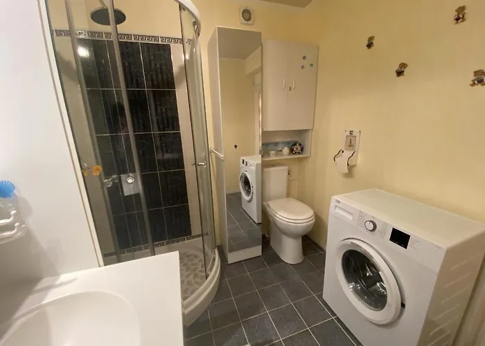 4 Pers. à Fouras, Proche Avec Cour Ensoleillée Et Stationnement - Fr-1-709-37 Apartamento